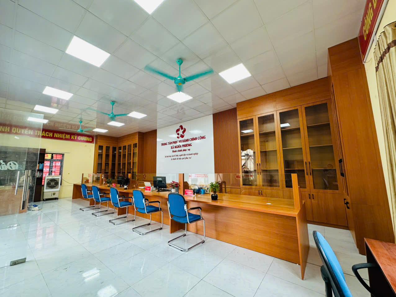 CẢI TẠO BỘ PHẬN HÀNH CHÍNH CÔNG ỦY BAN XÃ